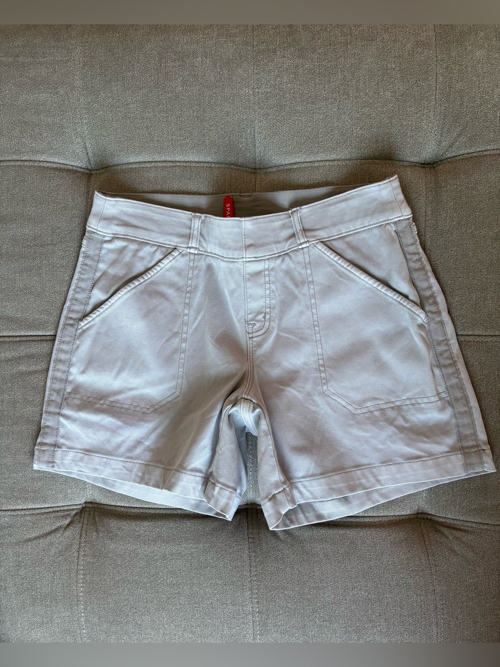Spanx Women's Stretch Twill Shorts 5”